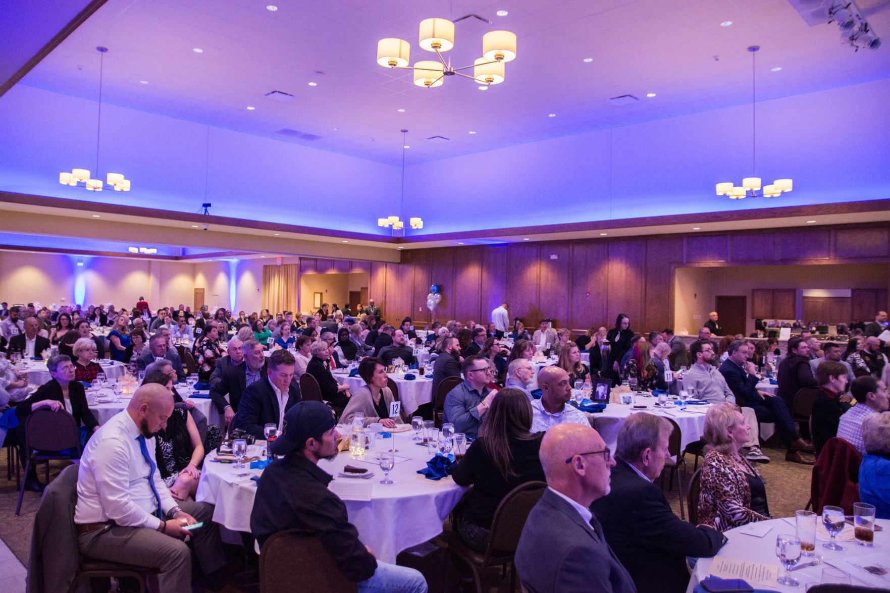 A crowded room at the ARCHway Institute 7th Annual Eperience Hope Gala